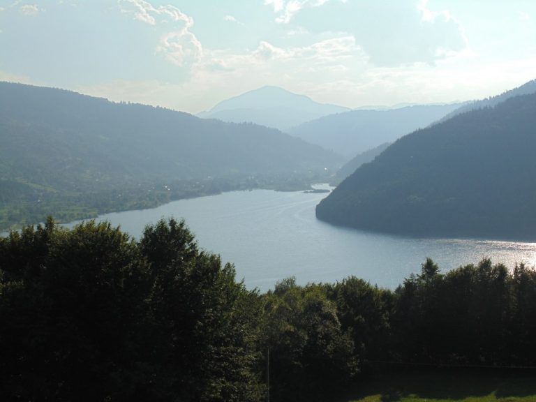 Cheile Bicazului și Lacul Izvorul Muntelui – Ghid complet 2026