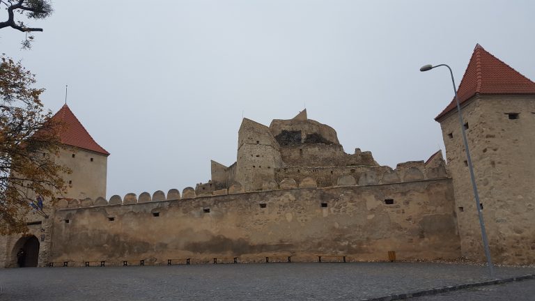 Cetatea Rupea – Metamorfoza din ruine la obiectiv turistic major | Ghid complet 2026