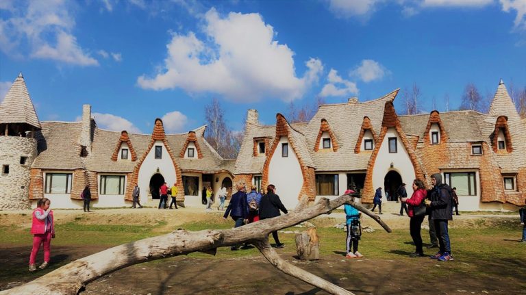 Top 9 cele mai spectaculoase atracții din România pentru familii cu copii