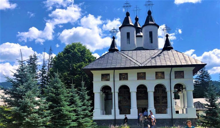 Mănăstirea Cheia – refugiul de la granița Ardealului cu Valahia