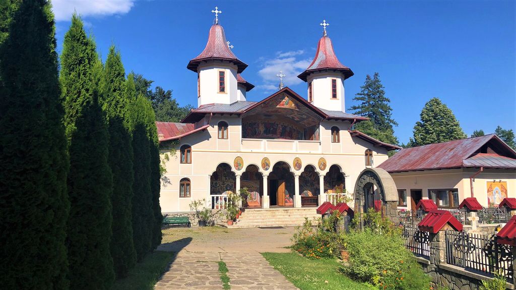 mănăstirea crasna