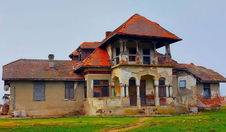 Conacul Aurelian Bentoiu din Făcăeni – Prin Ciulinii Bărăganului