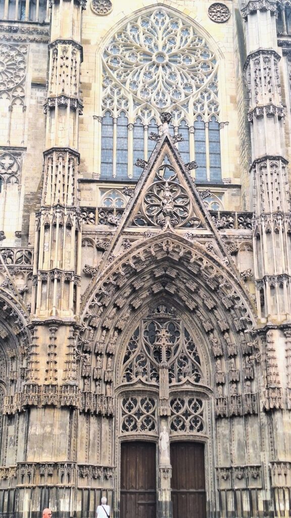 Catedrala Saint-Gatien tours