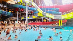 Ce faci cu copiii iarna în România 2026/2027 — ghid complet de activități, excursii și weekenduri