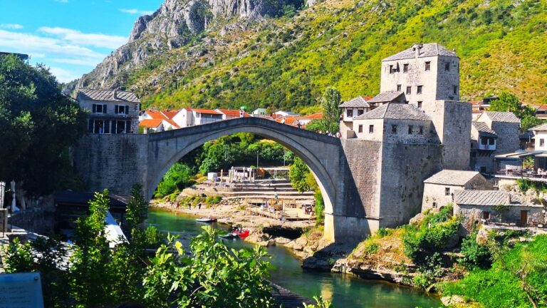 Mostar 2026: un oraș neterminat, cu răni deschise și cu poftă de viață
